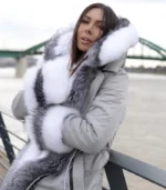 Siva parka sa prirodnim krznom